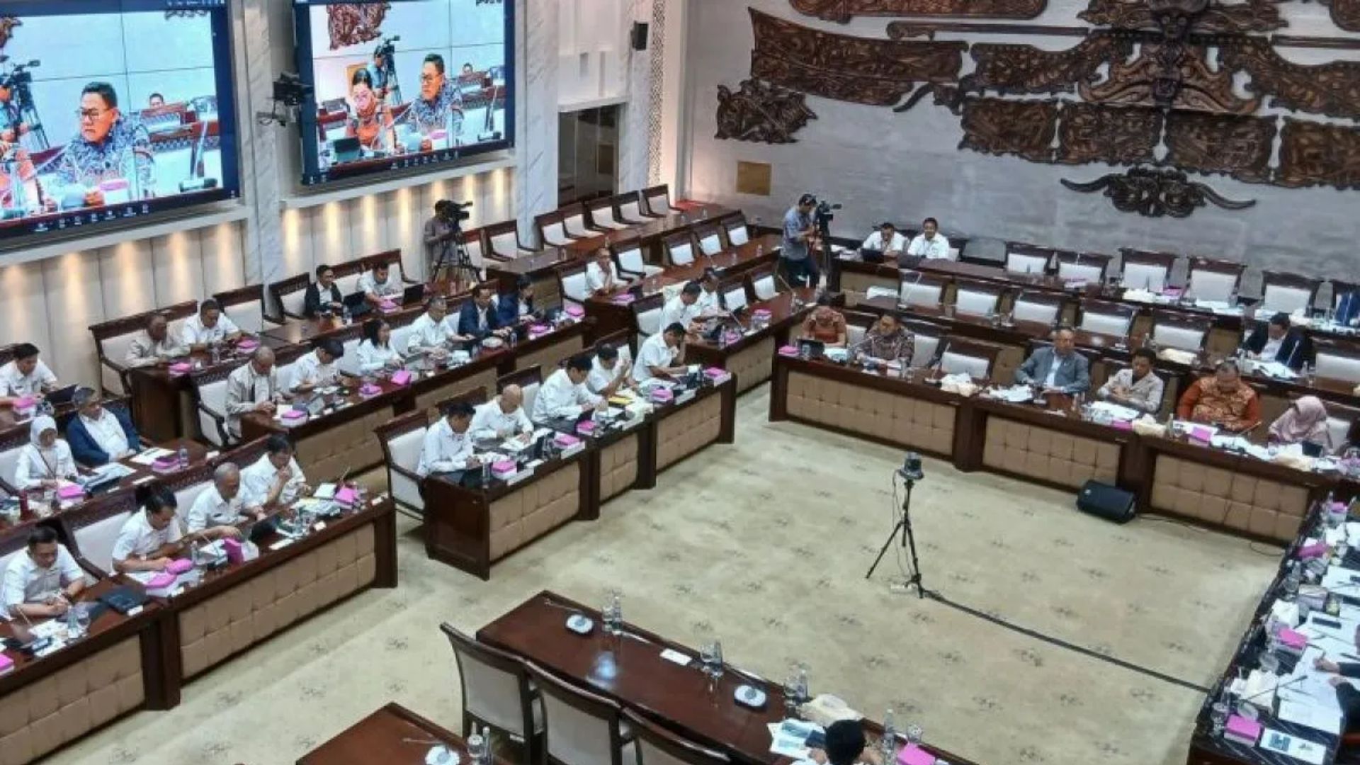 Menkeu Pastikan Harga BBM Bersubsidi Tidak Naik hingga Akhir 2026