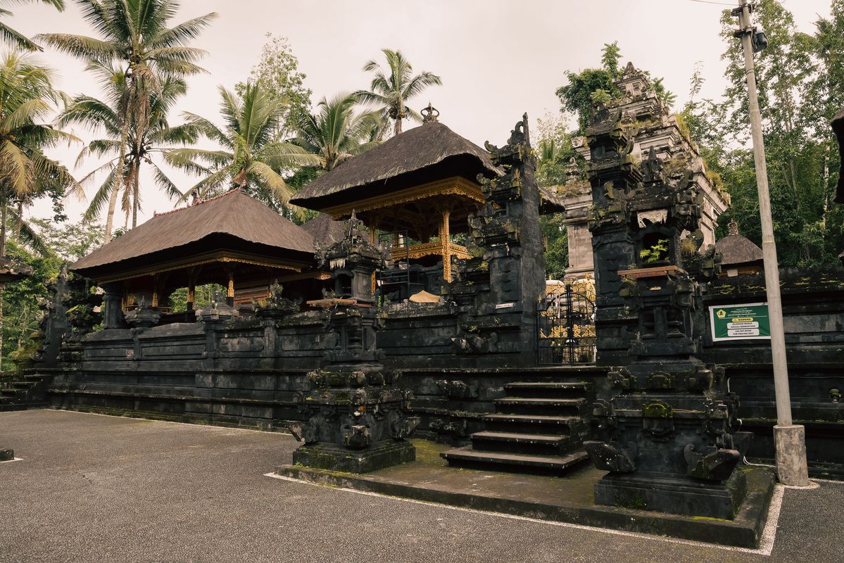 Melihat Pura Mengening, Rekomendasi Tempat Healing di Tampaksiring yang Tenang Banget