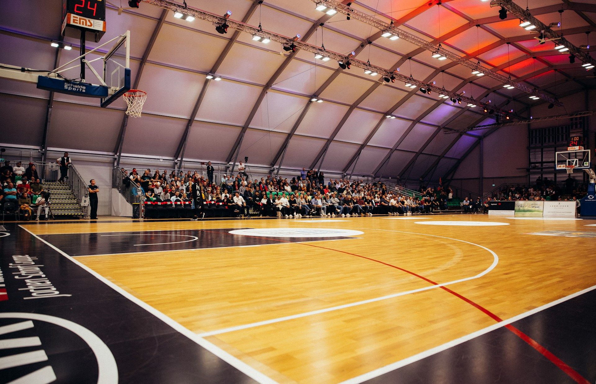 Cari Lapangan Basket di Jakarta Pusat? Ini 4 Rekomendasi Terbaik yang Perlu Kamu Kunjungi di Akhir Pekan!
