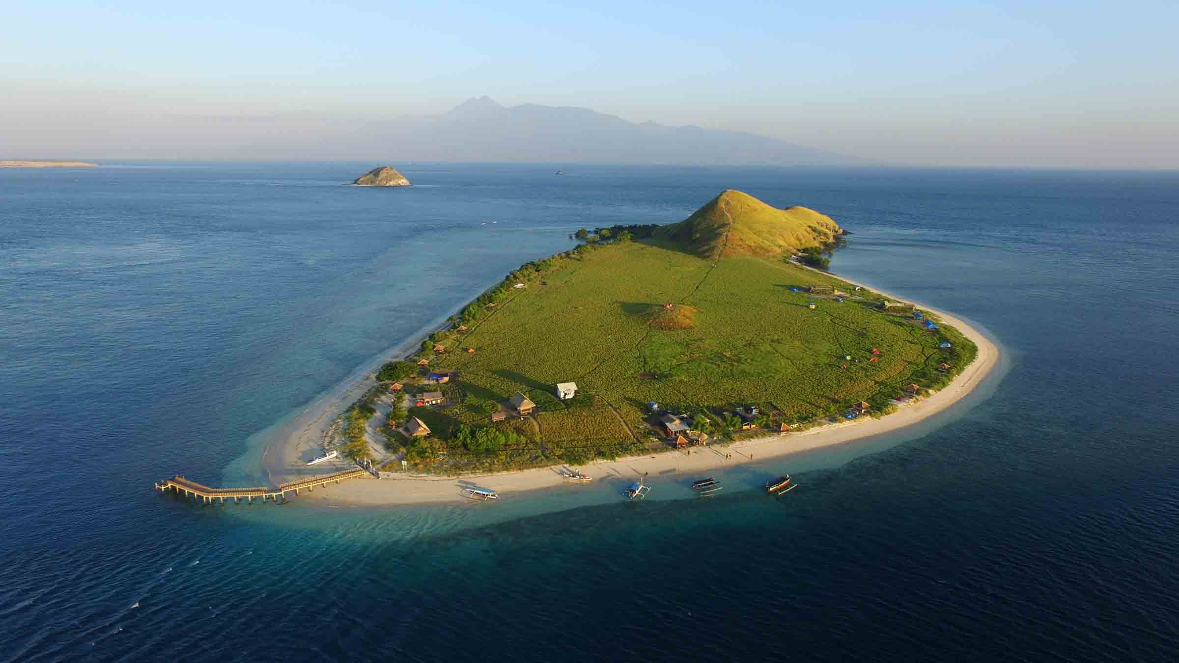 Melihat Keindahan Pulau Kenawa, Surga Tersembunyi di Ujung Barat Pulau Sumbawa