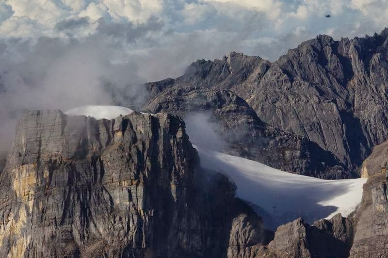 Melihat Puncak Carstensz, Punya Salju Abadi Bikin Terpukau