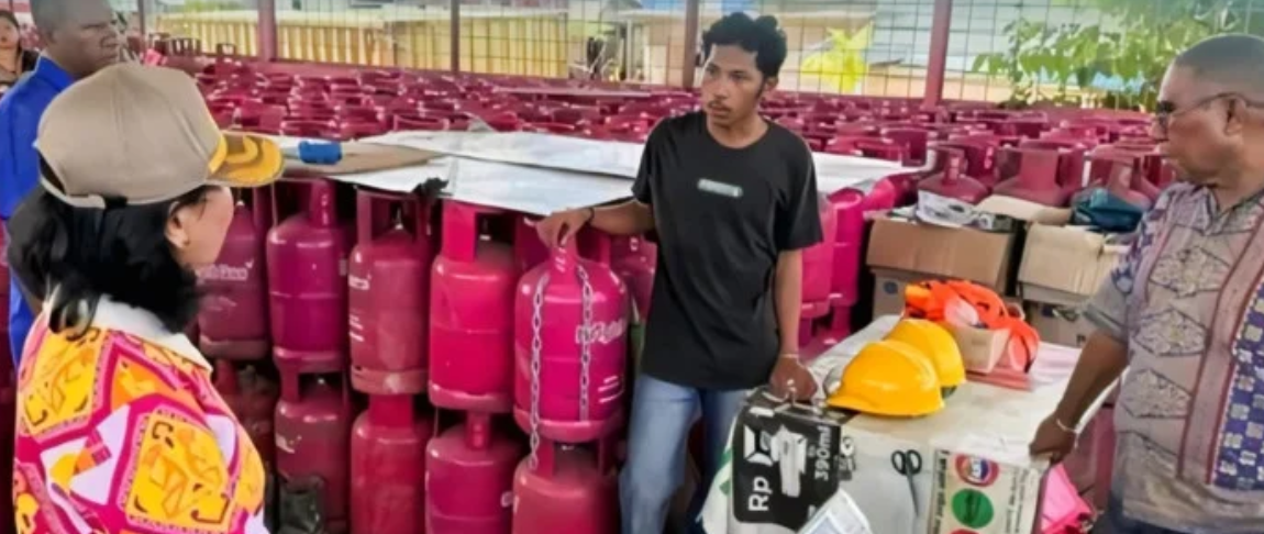 Antrean LPG 3 Kg Di Mimika Mengular, Pemerintah Pastikan Pasokan Segera Normal