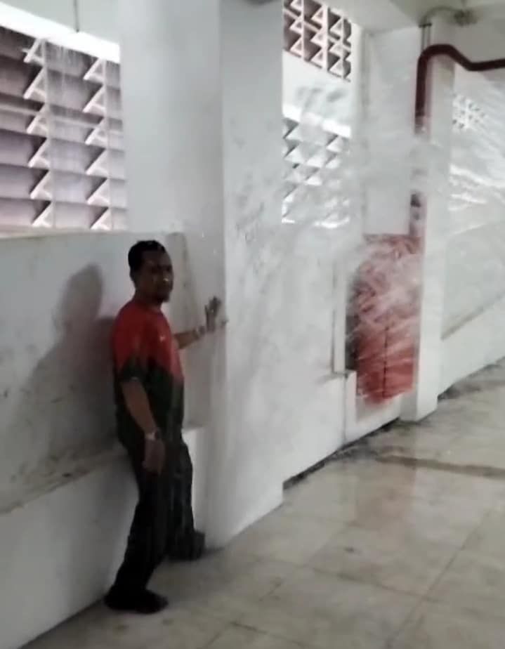 Hujan Deras Rendam Pasar Baru Sanggeng, Aktivitas Pedagang Terganggu Dan Bangunan Disorot