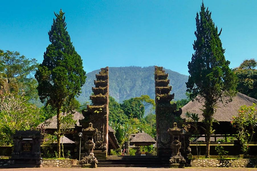 Wisata Religi: Menjelajahi Pura Tertua di Riau yang Sarat Sejarah