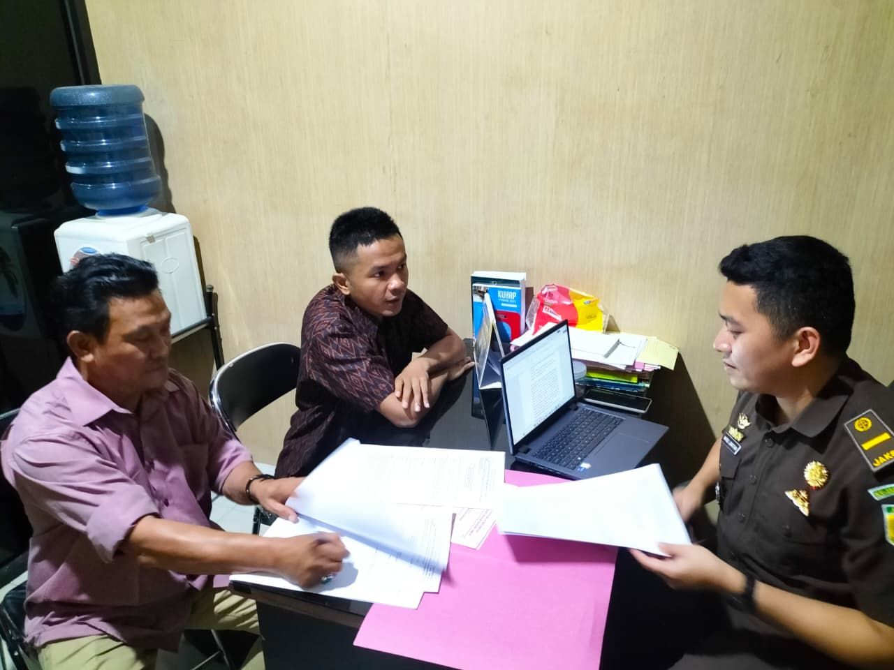 Eks Bendahara Kejaksaaan Seram Bagian Timur Ditahan Jaksa Diduga Korupsi TUP Rp 798 Juta
