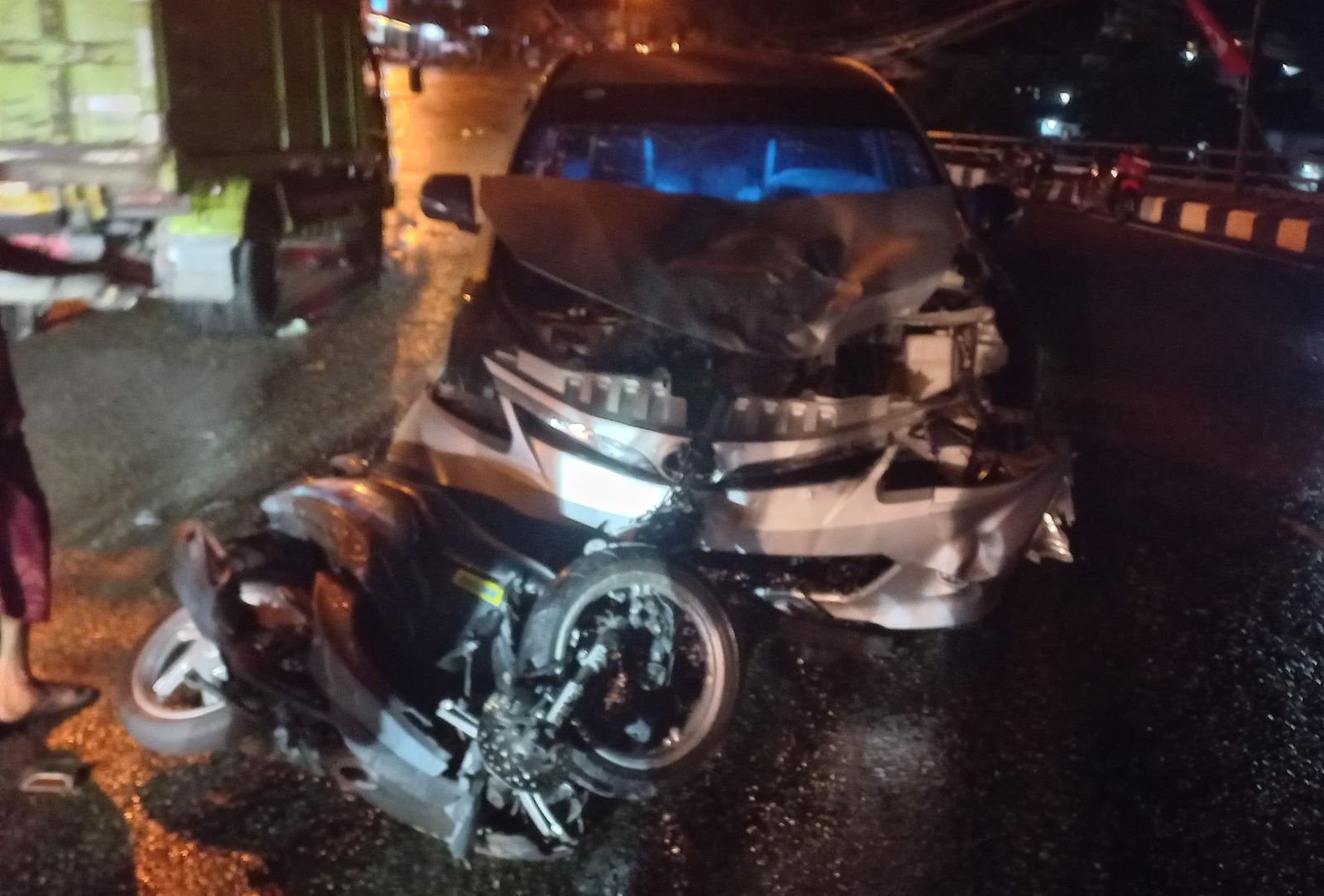 Motor dan Minibus Tabrakan di Jalan Jenderal Sudirman Ambon, Dua Orang Tewas