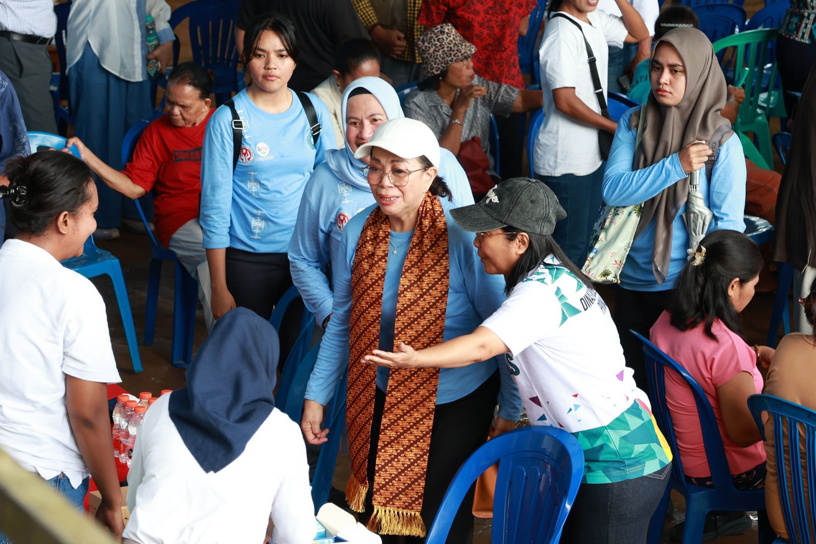 Ketua TP PKK Maluku Sapa Warga dalam Kegiatan Pengobatan Gratis di Kudamati Ambon