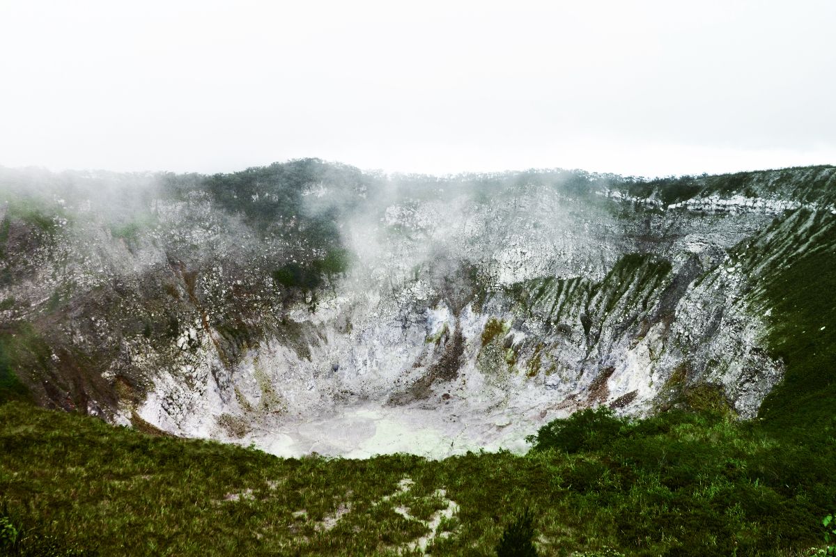 Destinasi Gunug Buat Trekking dan Hiking di Kota Tomohon