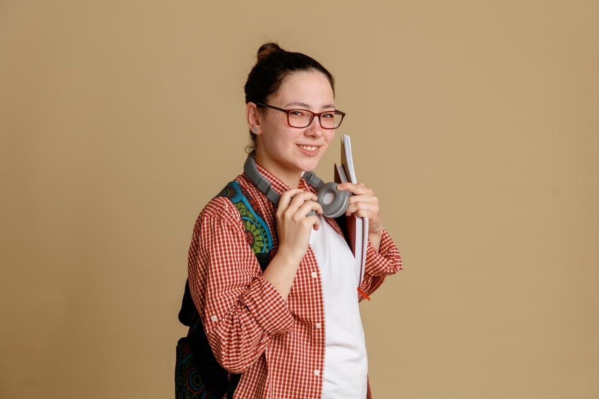 Bukan Sekadar Malas, Ternyata Ini 4 Alasan Mahasiswa Sering Telat Lulus