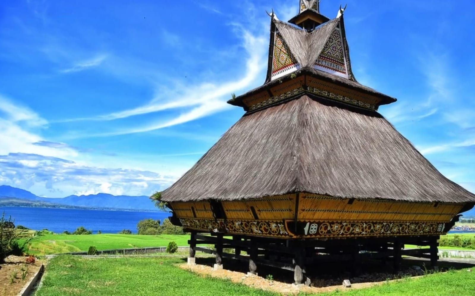Keunikan Rumah Adat Nusa Tenggara Barat yang Sarat Makna Budaya