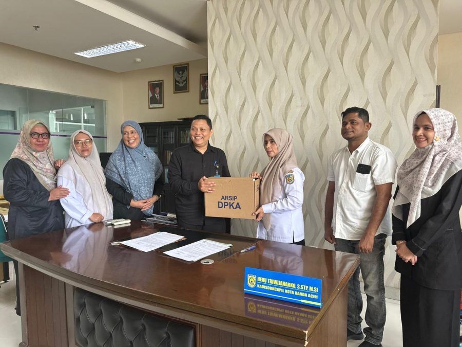 Arsip Penting Diserahkan, Dispersip Banda Aceh Siap Kelola Profesional