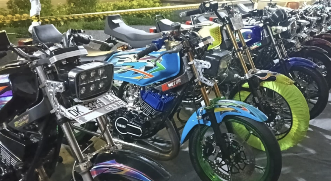 500 Motor Modif Ramaikan Gianyar, Adu Gaya di Depan Pasar Rakyat