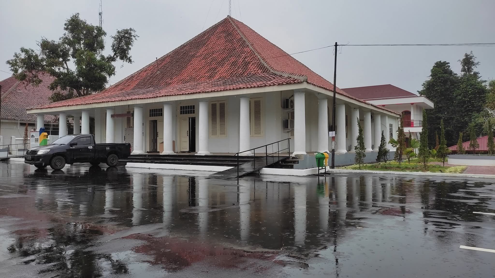 Menelusuri Jejak Kolonial di Banten: Warisan Arsitektur yang Masih Berdiri Tegak