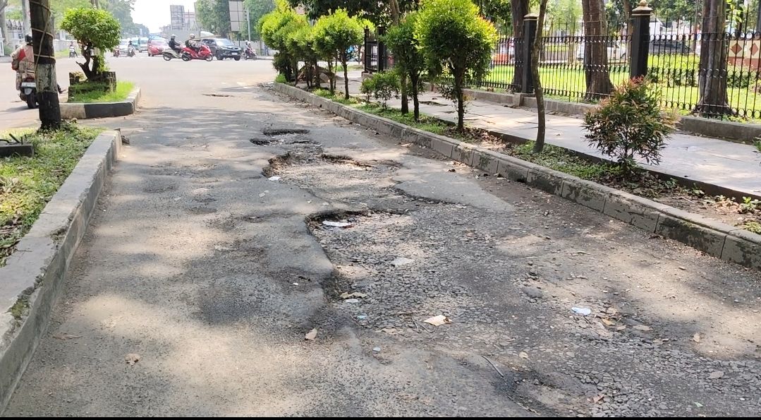 PUPR Kota Serang: Perbaikan Jalur Alun-Alun Tunggu Revitalisasi