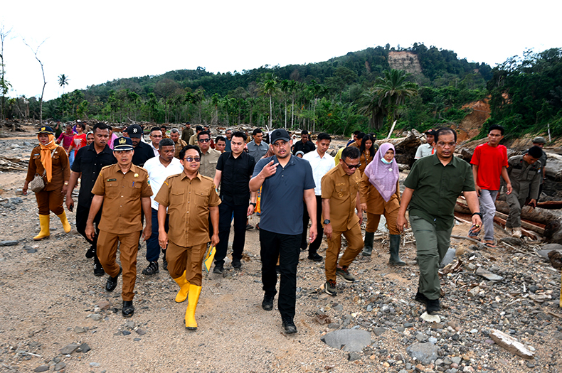 Bobby Nasution Fokus Rekonstruksi, Tinjau Langsung Tanggul Sungai Badiri