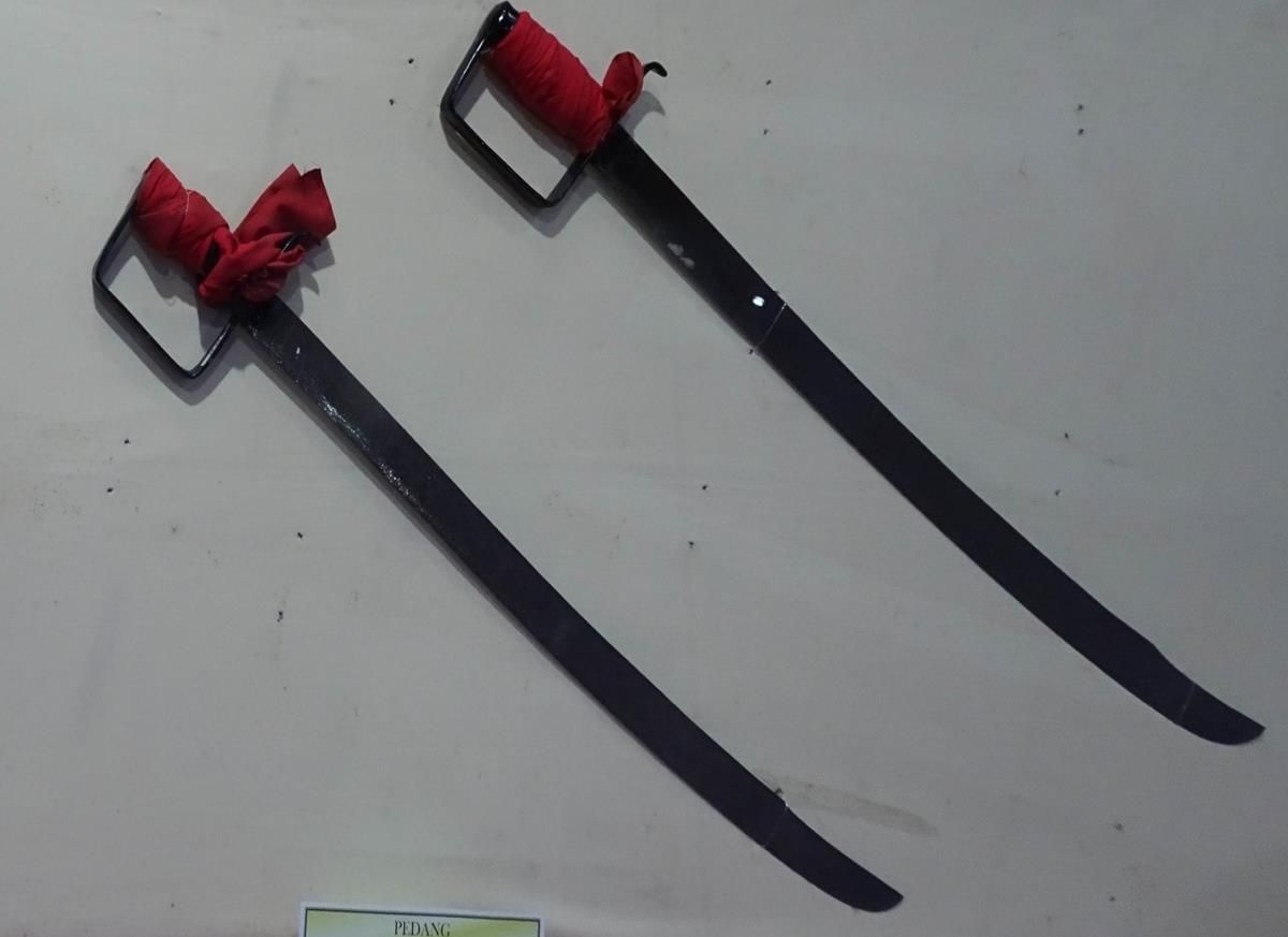 Daftar Lengkap Senjata Tradisional Jambi: Nama, Bentuk, dan Sejarah Fungsinya