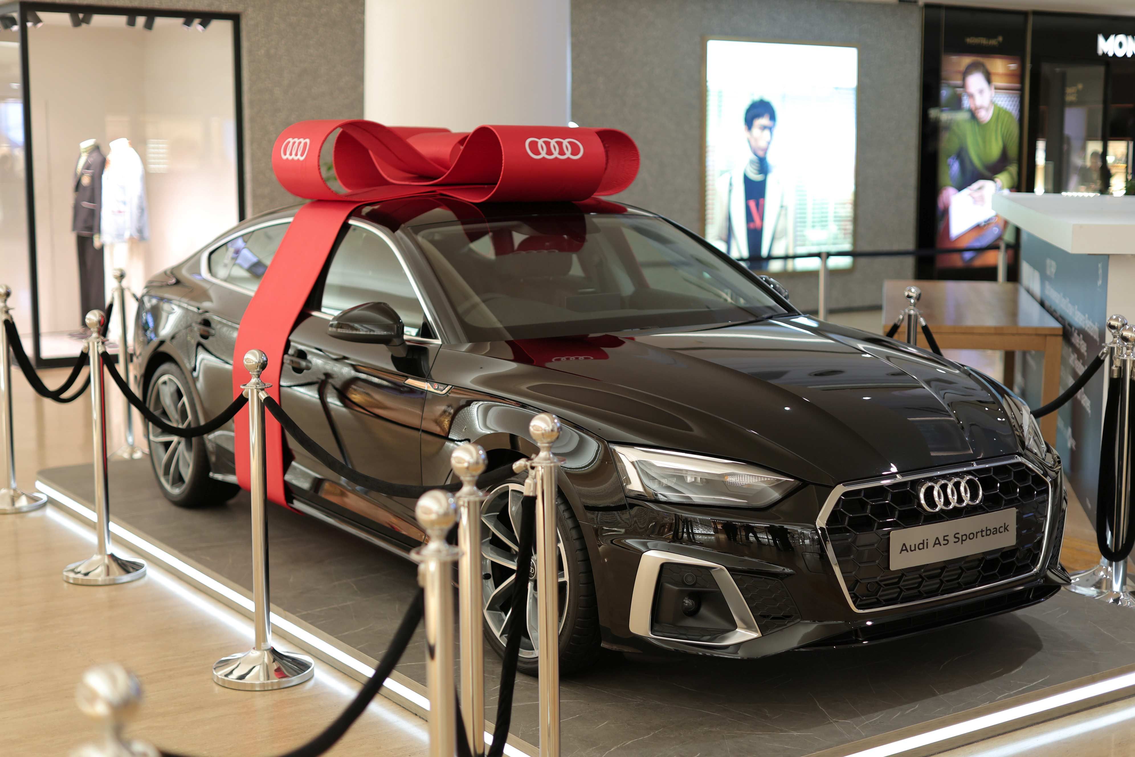 Audi Indonesia Rayakan 36 Tahun Plaza Indonesia dengan Audi A5 Sportback