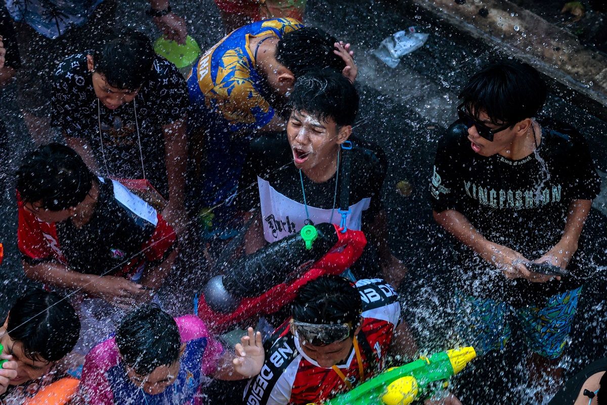 Apa Itu Festival Songkran? Tradisi Perang Air Thailand yang Mendunia