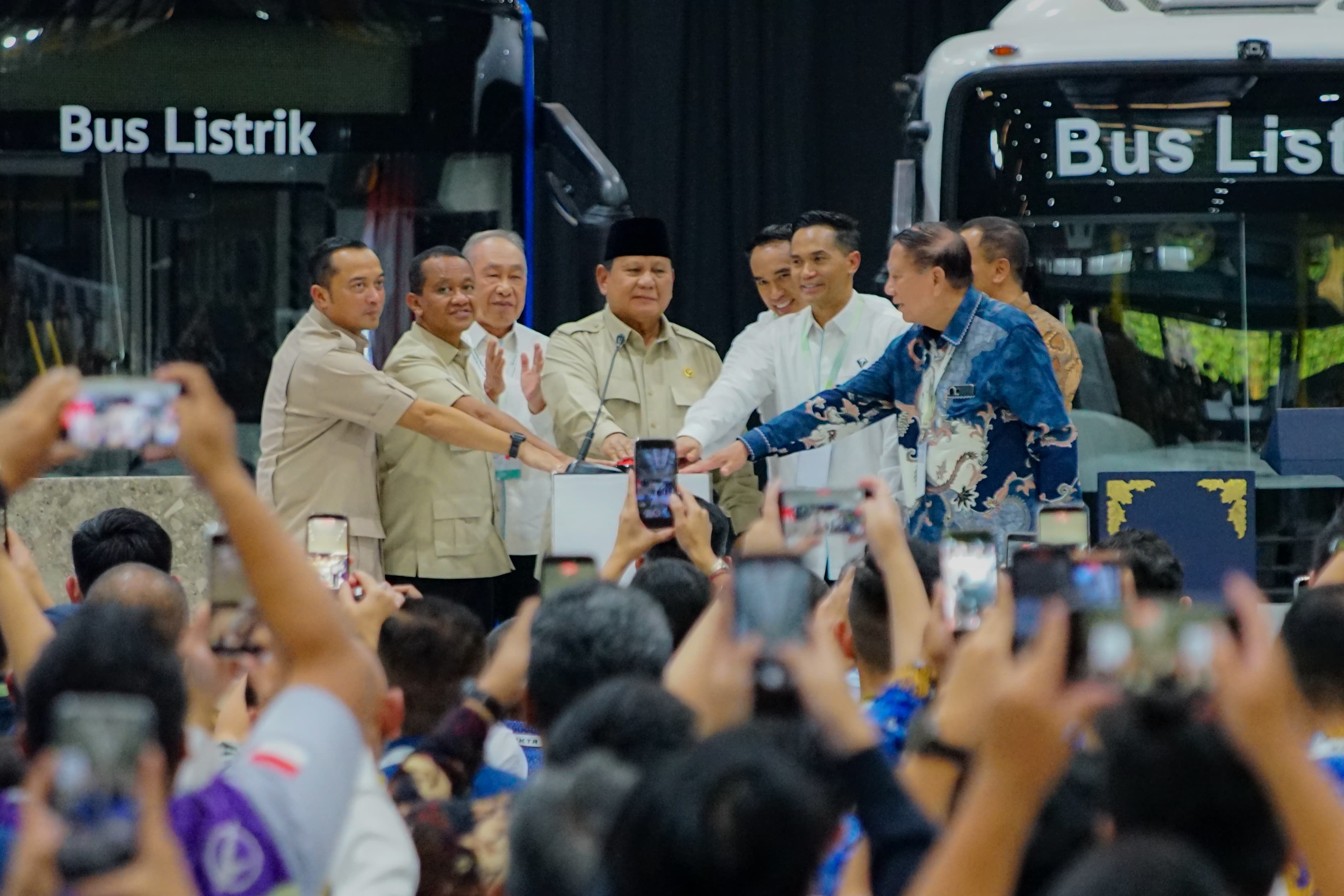 Presiden Prabowo Resmikan Pabrik Kendaraan Listrik VKTR di Magelang, Target Serap Tenaga Kerja Lokal