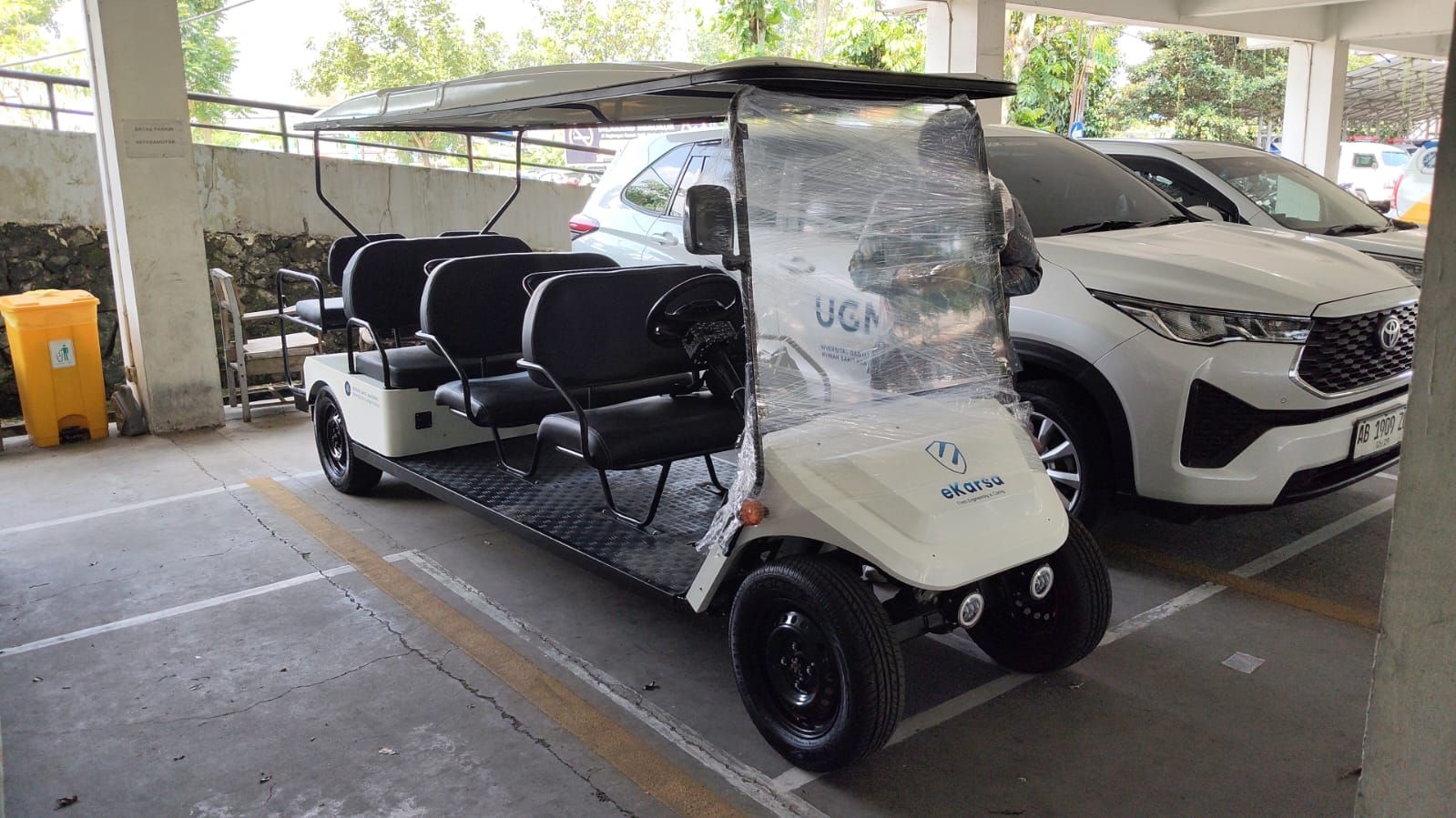 Dimulai dari Mobil Semar Versi Awal, UGM Kini Luncurkan Kendaraan Listrik eKarsa untuk Mobilitas Kawasan Rumah Sakit