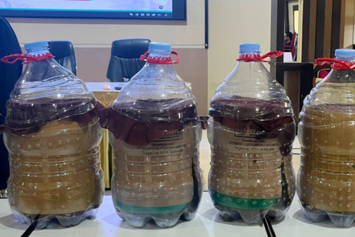Mahasiswa UM Ajak Siswa SMK Peduli Lingkungan melalui Pelatihan Takakura dan Ecobrick