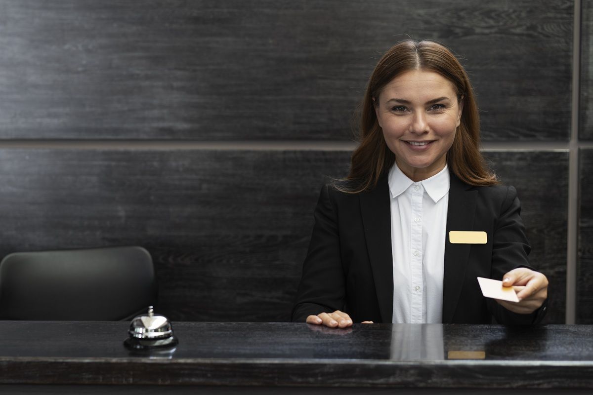 Manajemen Operasional Hotel: Membedah Logika di Balik Kode VCI, VD, hingga OOO!