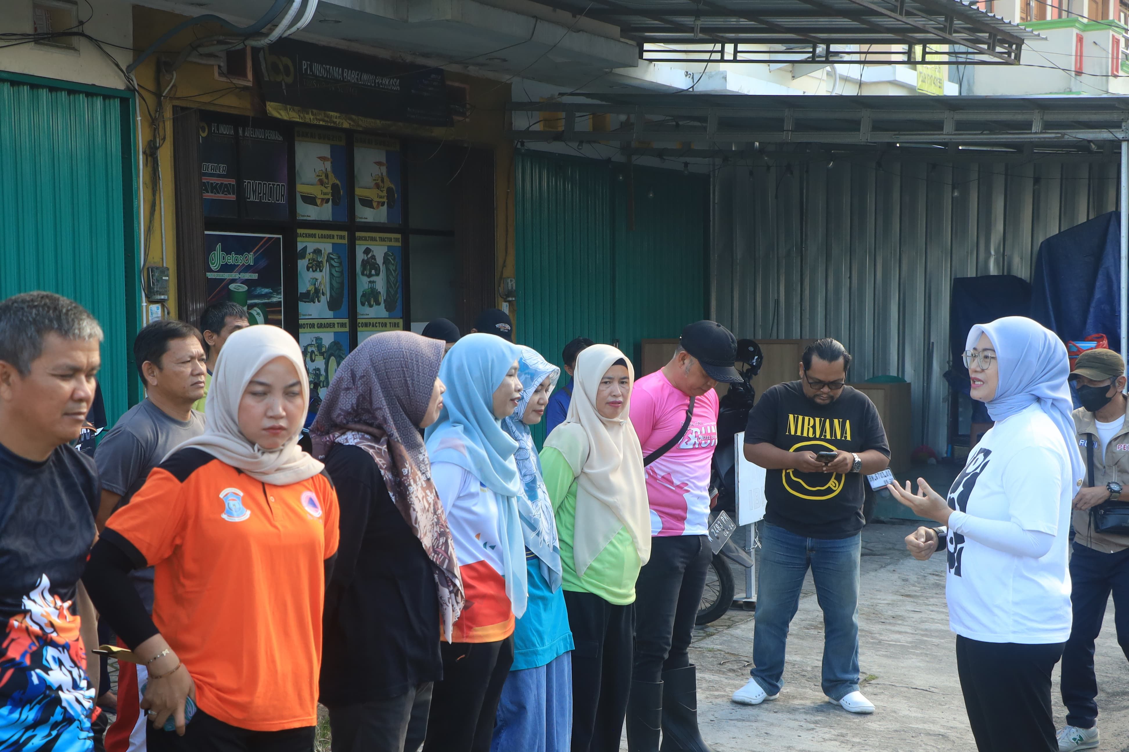 Galakkan Program Gotong Royong ASRI, Wawako Desy Ingatkan Warga Pentingnya Menjaga Kebersihan Lingkungan