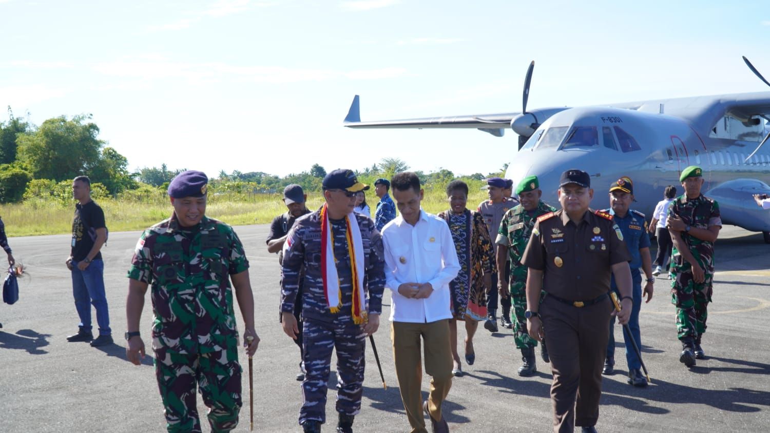 Perkuat Sinergitas di Perbatasan, Dankodaeral IX Kunjungan Kerja ke Lanal Aru TNl AL