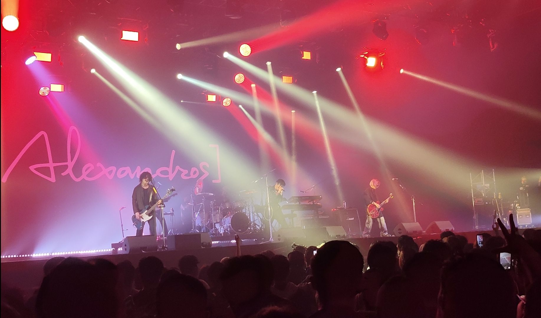 Konser 30 Tahun ASIAN KUNG-FU GENERATION di Jakarta Bikin Merinding, Fans Tak Henti Bernyanyi
