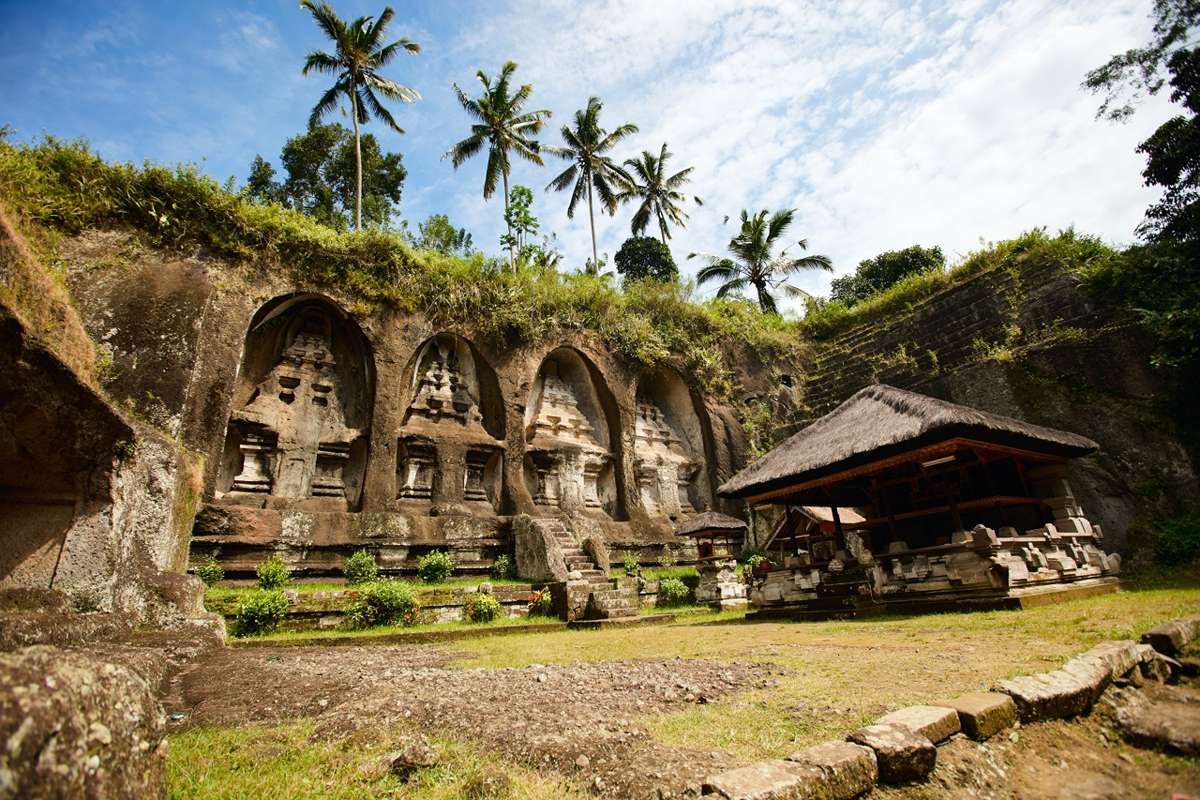 Menelusuri Candi Gunung Kawi di Bali: Jejak Kerajaan Kuno, Arsitektur Tebing Unik serta Wisata Edukasi