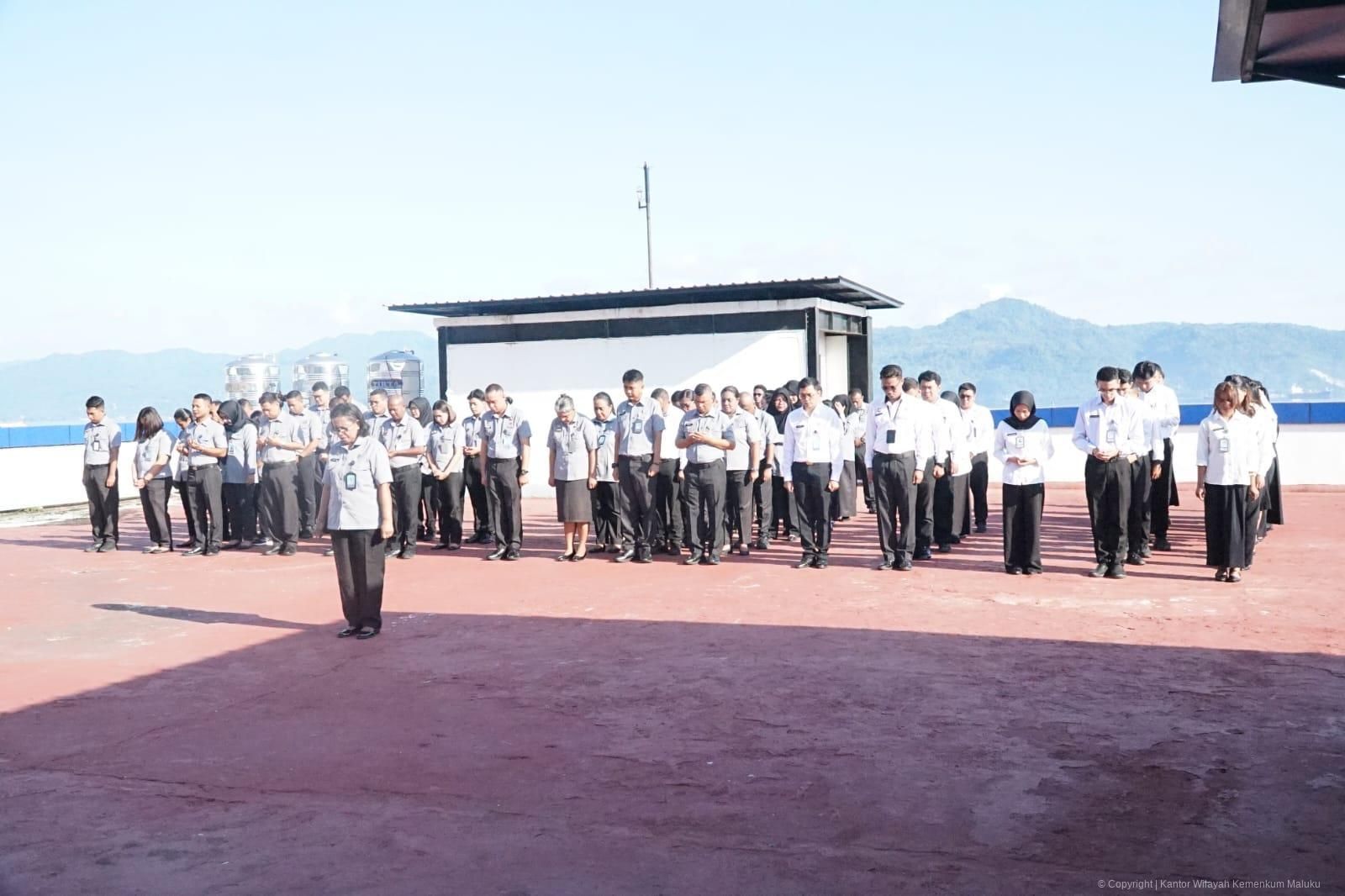 Disiplin dan Integritas Ditegaskan, Apel Pagi Kemenkum Maluku Jadi Momentum Penguatan Kinerja