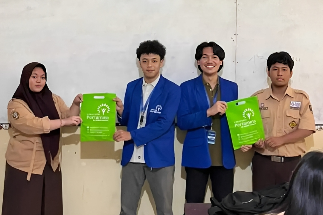 Mahasiswa Universitas Pertamina Kenalkan Dunia Logistik ke Siswa SMA Lewat ARNAFEST 2026