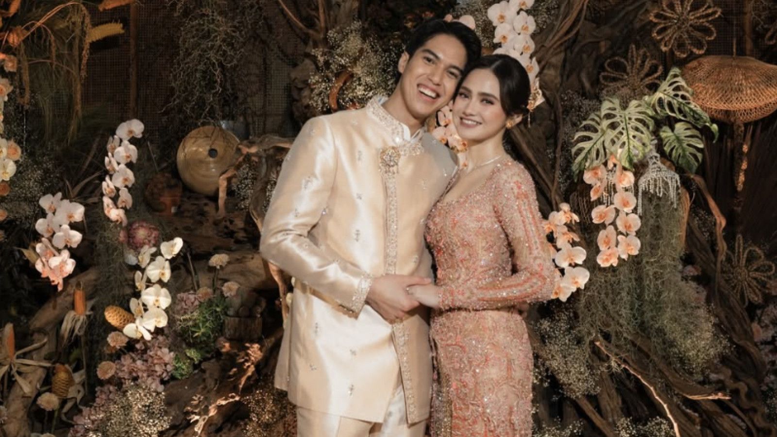 Pernikahan El Rumi dan Syifa Hadju: Menyongsong Konsep Internasional