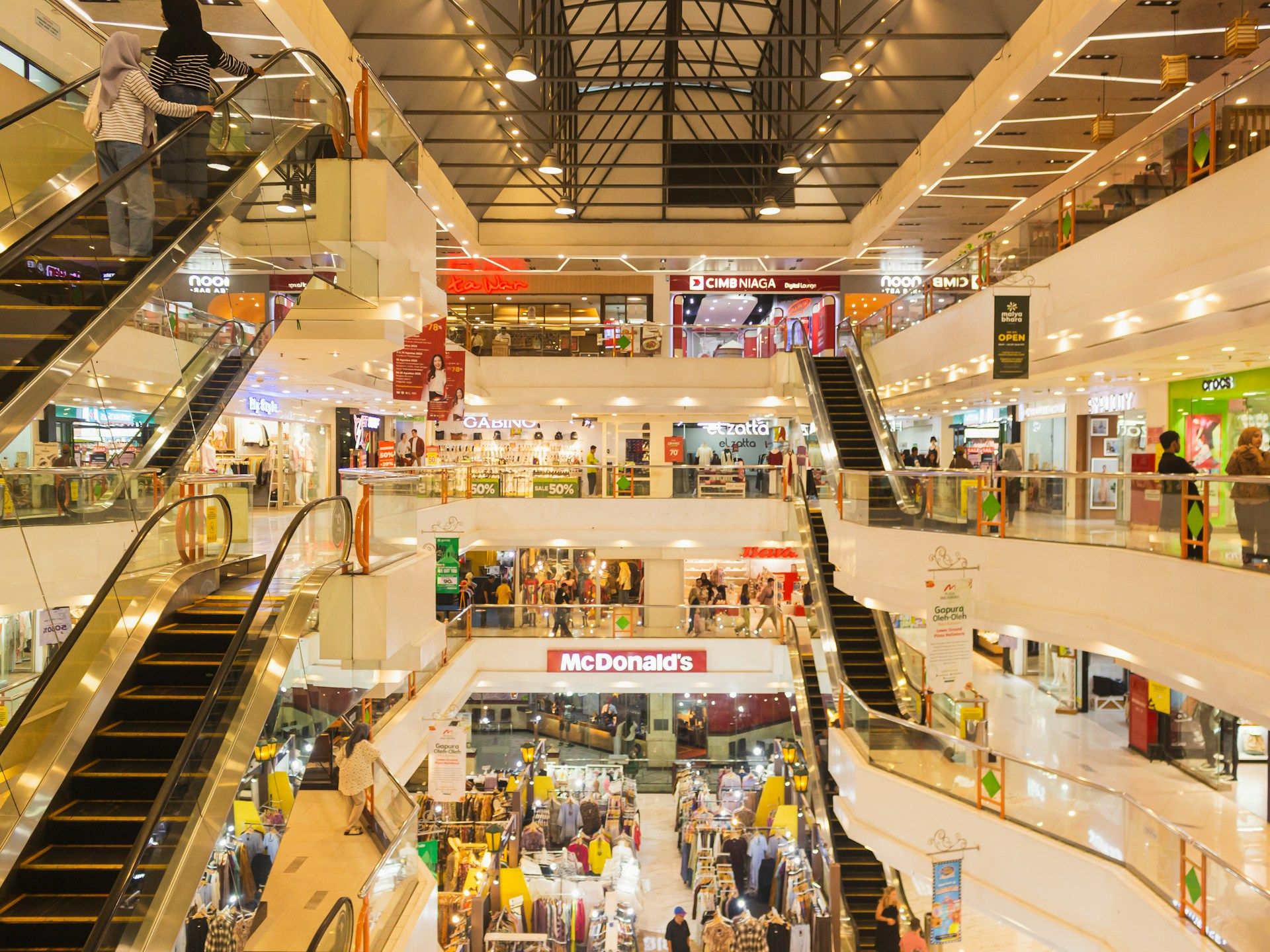 5 Mall Terbesar di Jakarta yang Wajib Kamu Kunjungi, Ada Fasilitas Mewah dan Super Megah!