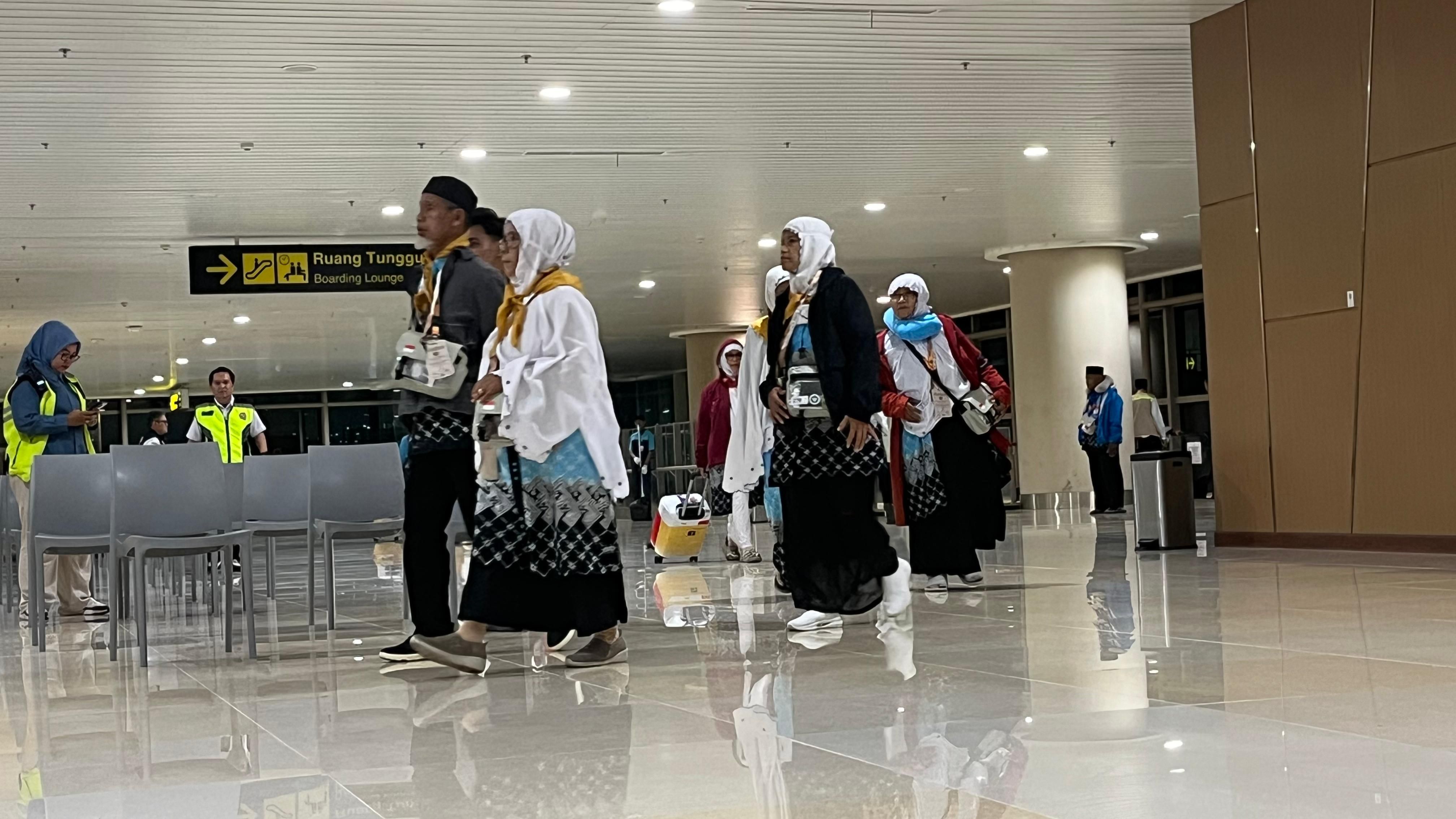 Pertama di RI, Embarkasi YIA Resmi Beroperasi Pada Malam Hari Kartini 2026 , 360 Jemaah Haji Telah diterbangkan