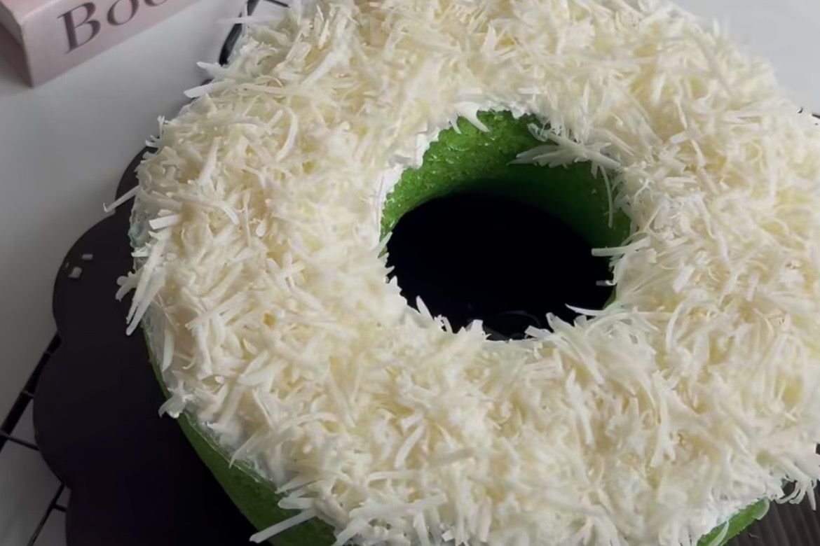 Cuma 2 Telur! Resep Bolu Pandan Keju Kukus Ini Bikin Nagih