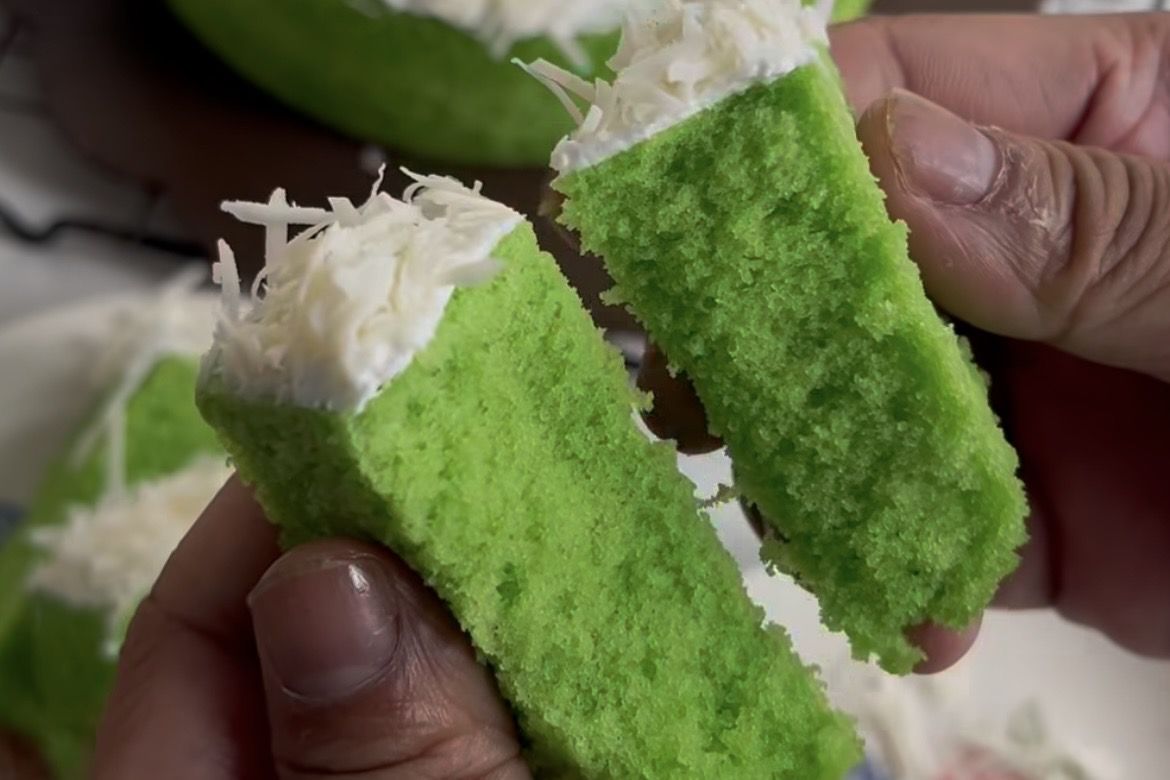Cuma 2 Telur! Resep Bolu Pandan Keju Kukus Ini Bikin Nagih