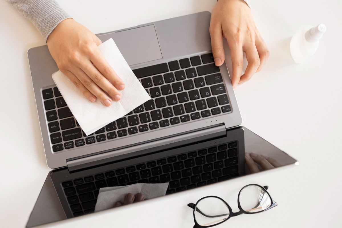 5 Aksesoris Wajib Supaya Laptop Tidak Cepat Rusak