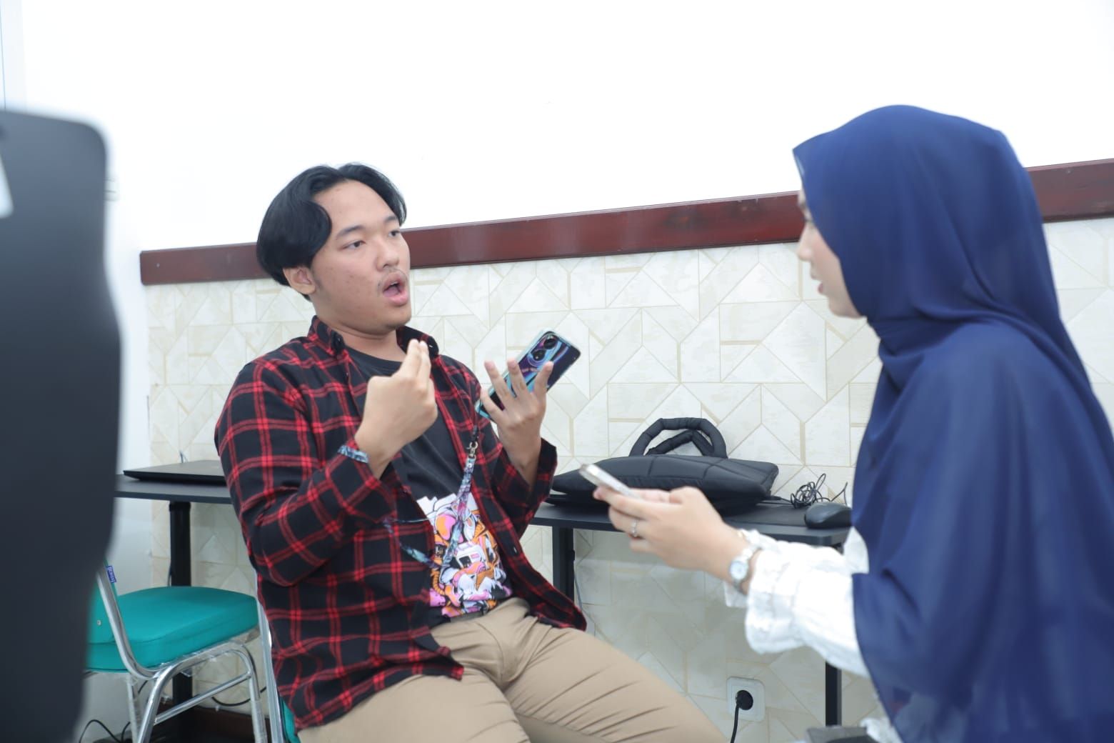 Kisah Adit, Peserta Tunarungu Asal Lampung yang Semangat Ikuti UTBK 2026 di Unila