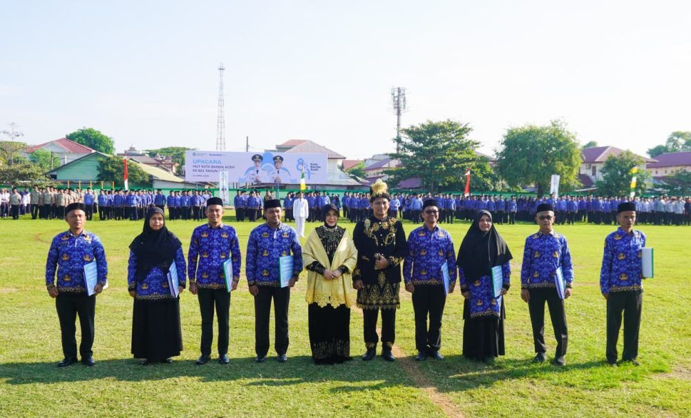 HUT Banda Aceh ke-821, 8 ASN Terima Penghargaan Kinerja Terbaik