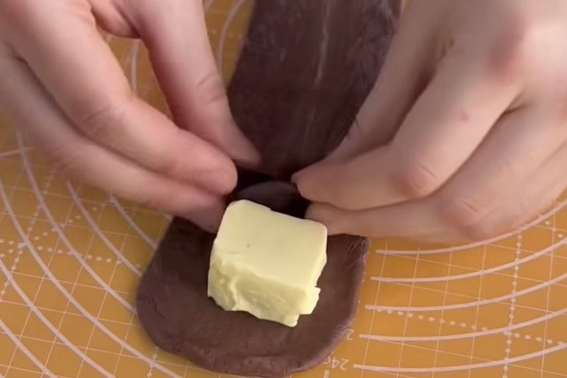Kreasi Roti Kekinian! Salt Bread Double Choco dengan Rasa Manis Gurih yang Unik