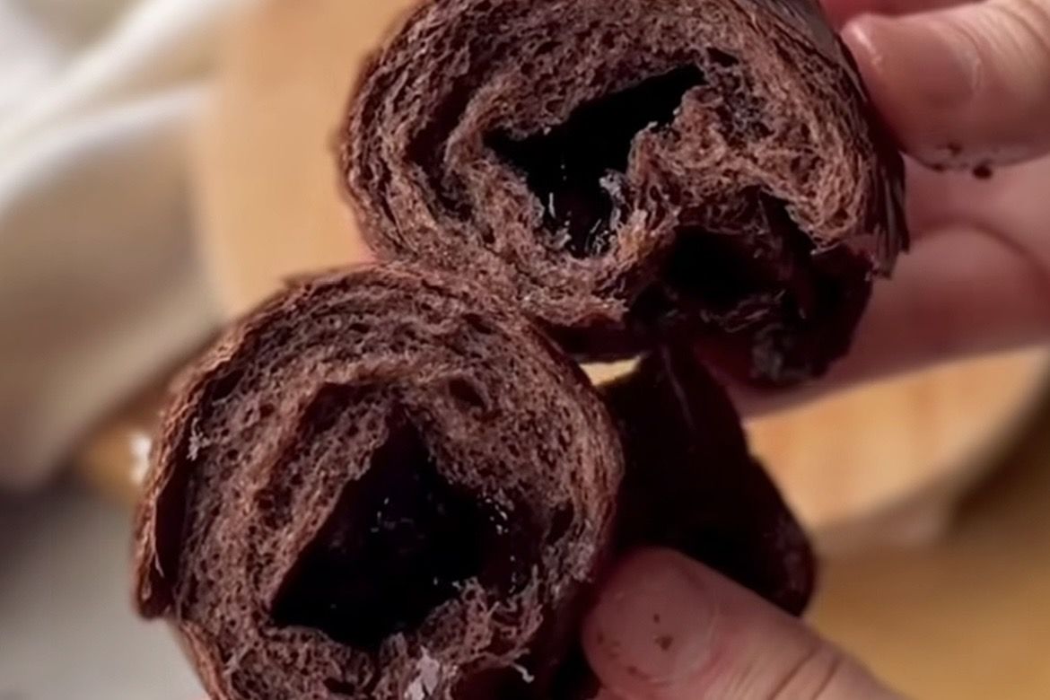 Kreasi Roti Kekinian! Salt Bread Double Choco dengan Rasa Manis Gurih yang Unik