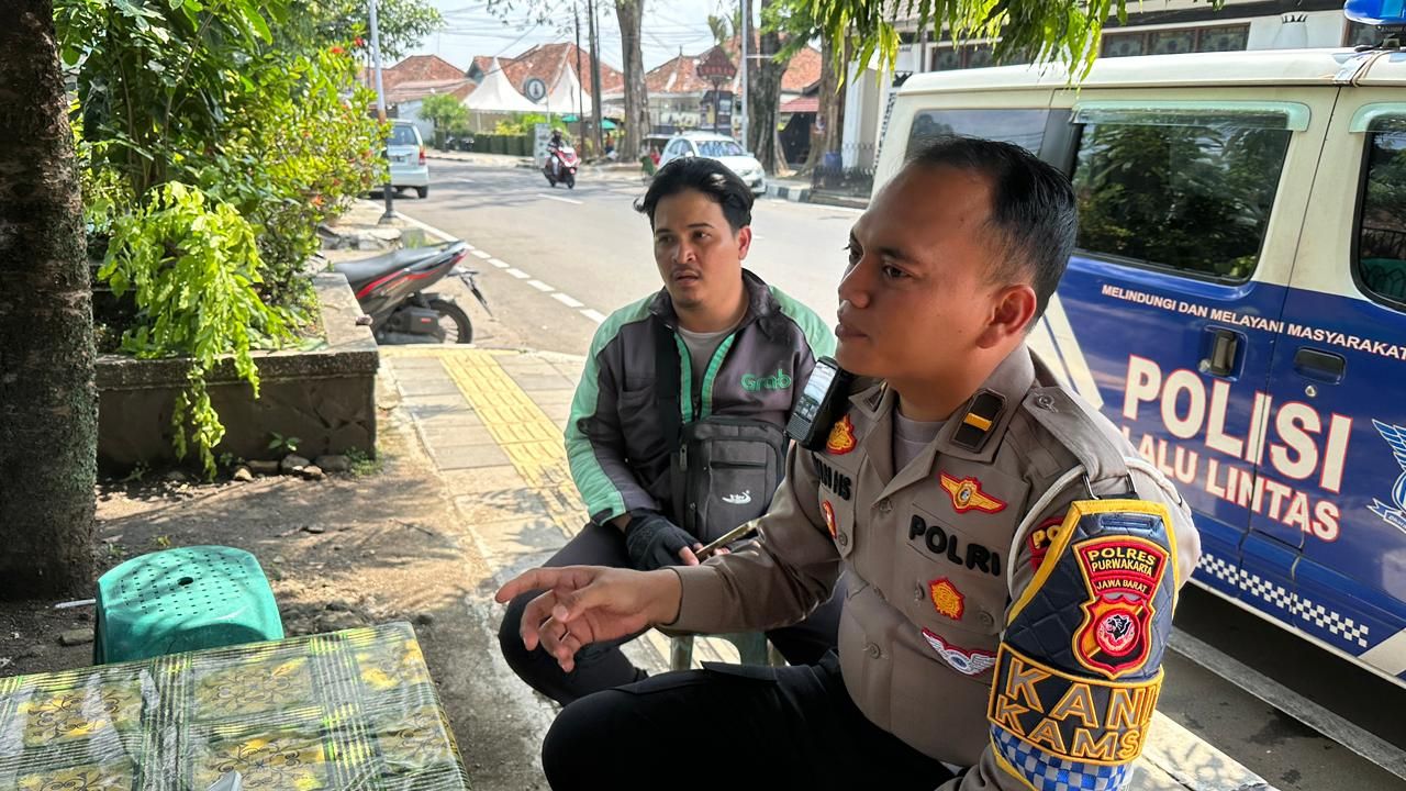 Ngopi Bareng Ojol, Satlantas Purwakarta Bangun Kesadaran Berlalu Lintas Lewat Cara Humanis