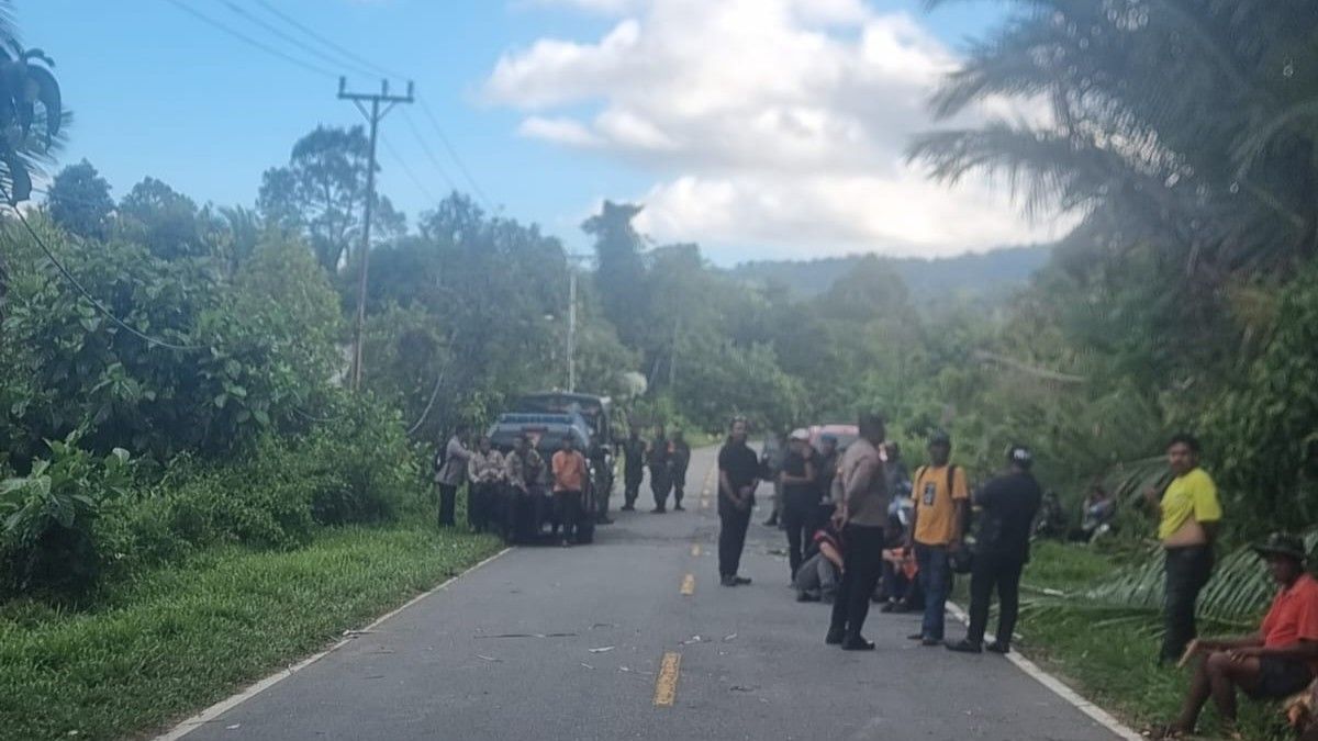 Gerak Cepat Polisi, Jalan Trans Seram di Desa Seriholo Kini Bisa Dilalui Kendaraan