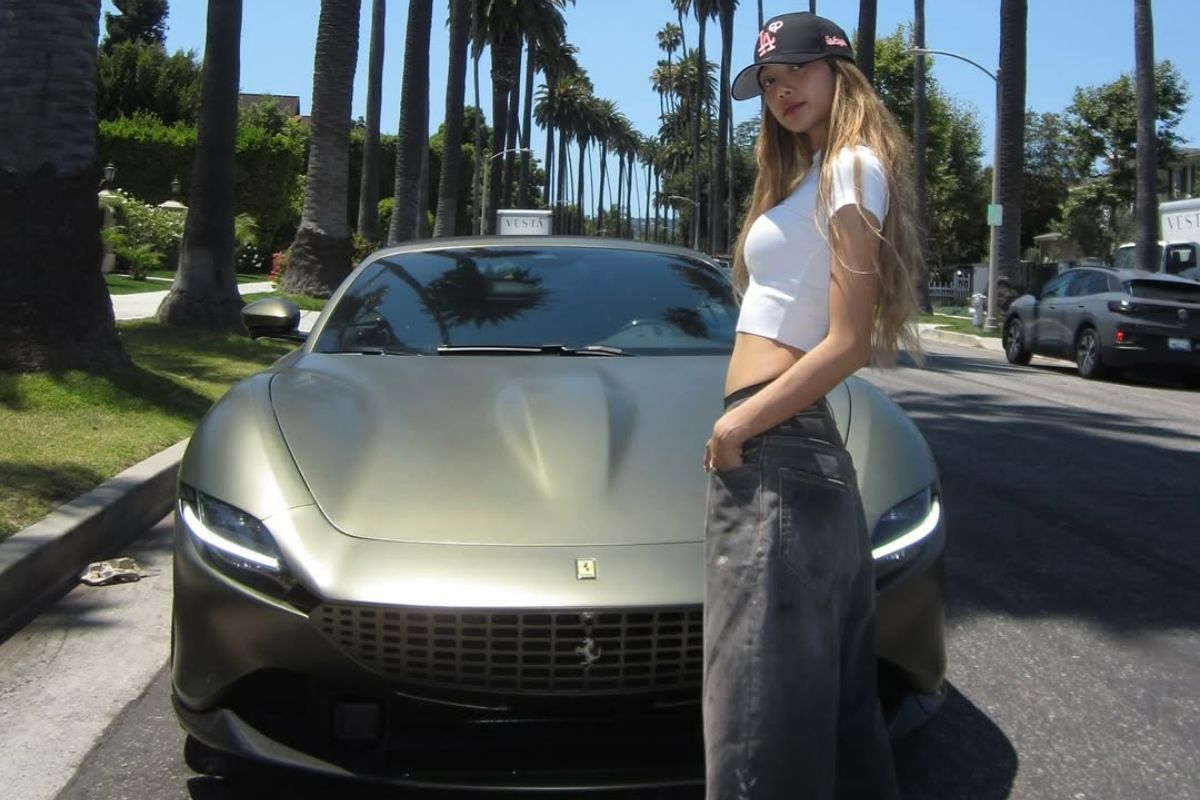 Intip Koleksi Mobil Mewah Lisa BLACKPINK dari Rolls Royce Hingga Lamborghini