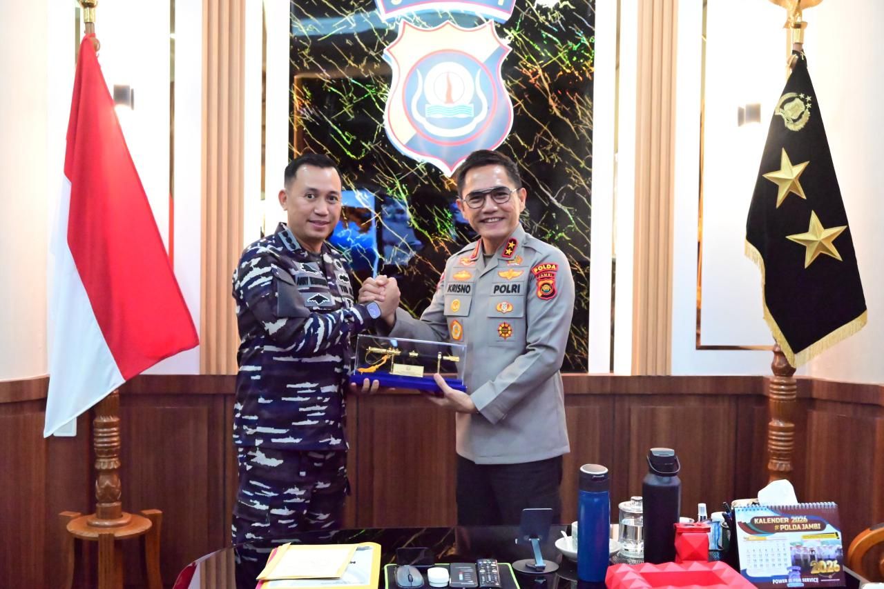 Perkuat Sinergi, Kapolda Jambi Sambut Audiensi Danlanal Palembang untuk Keamanan Perairan