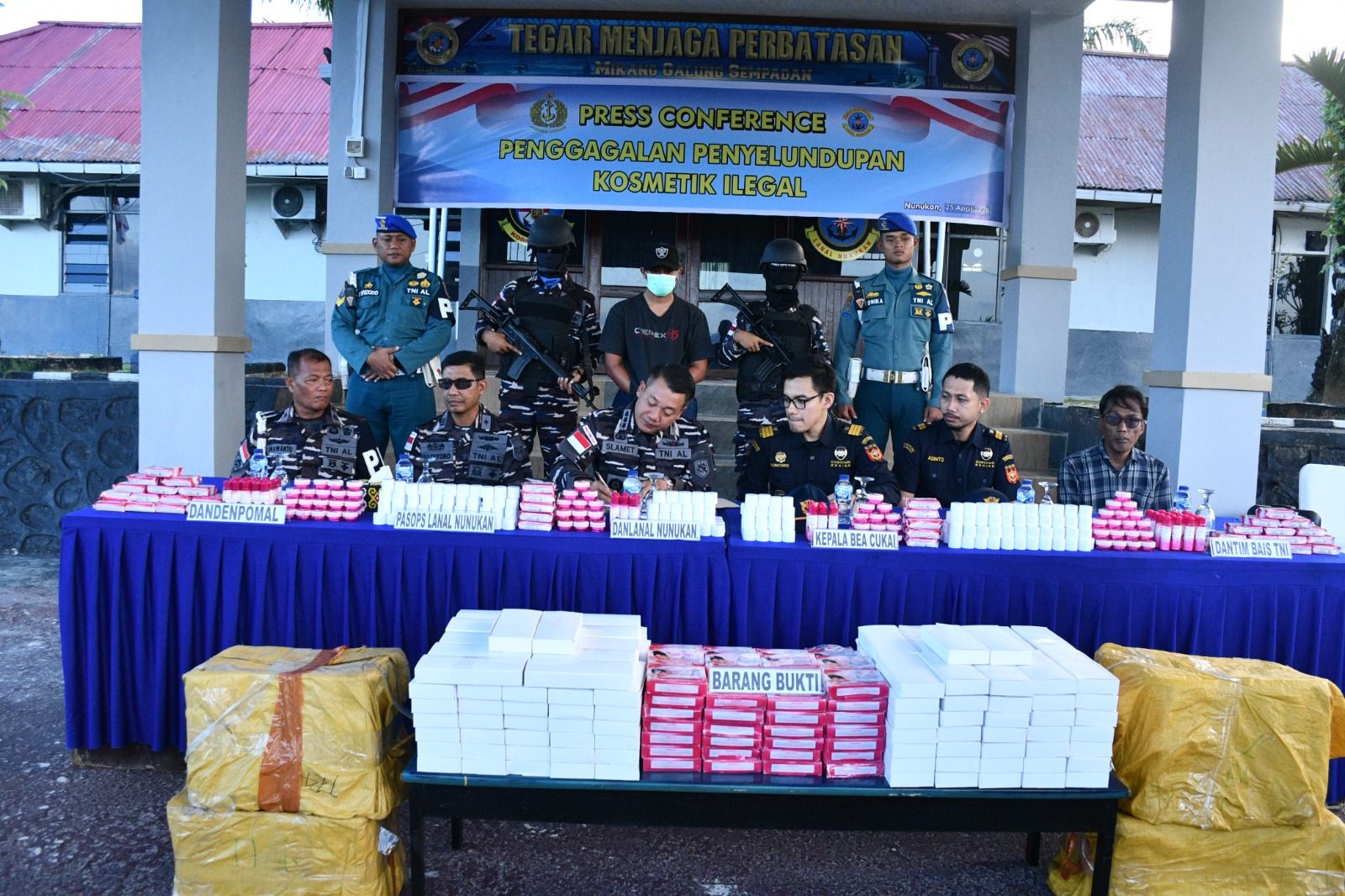 TNI AL dan Intelijen Gabungan Gagalkan Penyelundupan Ribuan Kosmetik Ilegal di Perairan Sebatik