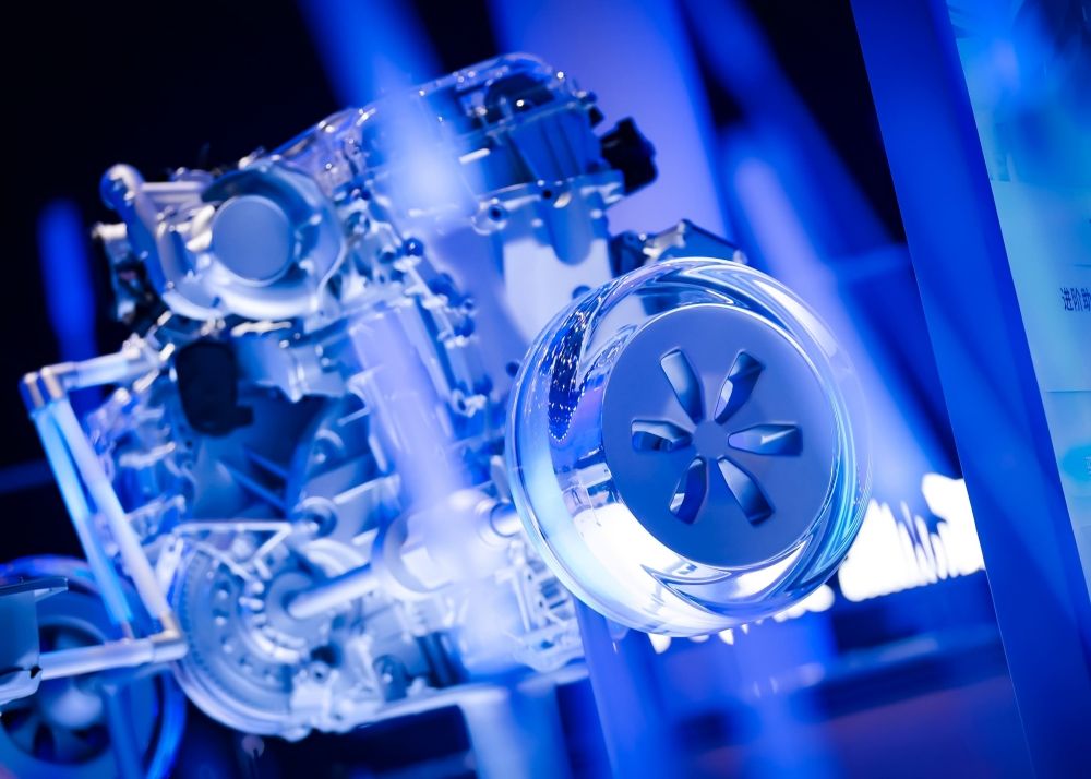 Geely Ngegas, Pamer Hybrid Super Irit dan Mobil Listrik Off Road 1.000 HP