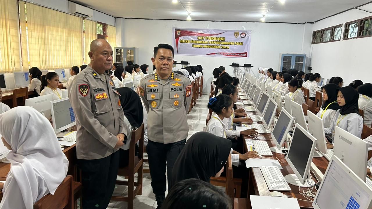 Karo SDM Polda Maluku Tinjau Tes Psikologi Bintara di Tiga Lokasi Berbeda di Ambon