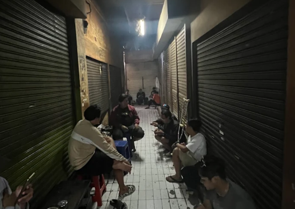 Warkop Pak Ran, Tempat Ngopi Paling Jujur di Tengah Riuhnya Pasar Besar Malang
